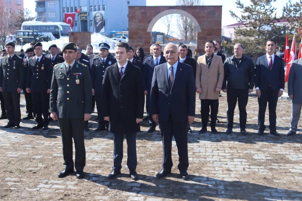 18 Mart Şehitleri Anma Günü ve Çanakkale Deniz Zaferi’nin 111. yıl dönümü dolayısıyla Çıldır’da anma programı düzenlendi.